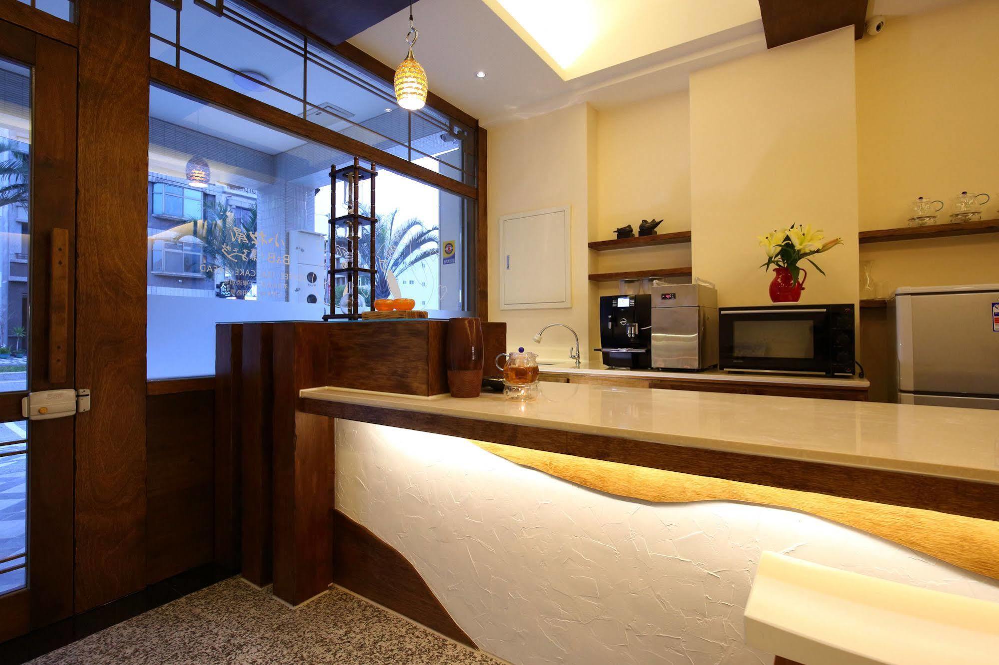 Xiao Songzi Station Maeda Elevator Guesthouse Hualien City Exterior photo