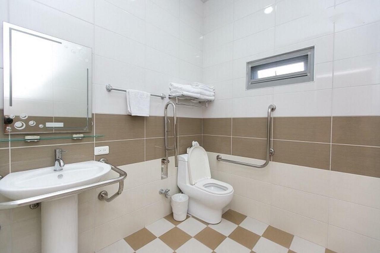 Xiao Songzi Station Maeda Elevator Guesthouse Hualien City Exterior photo
